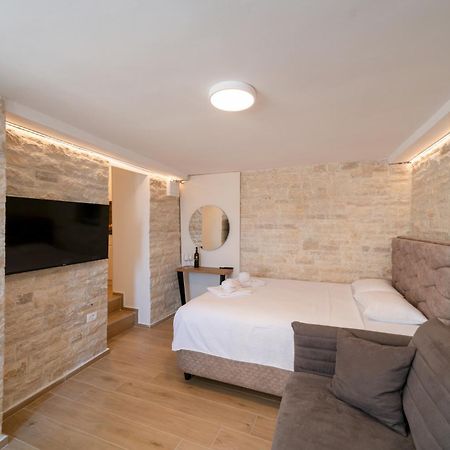 Christian Studio Apartments Umag Exterior foto